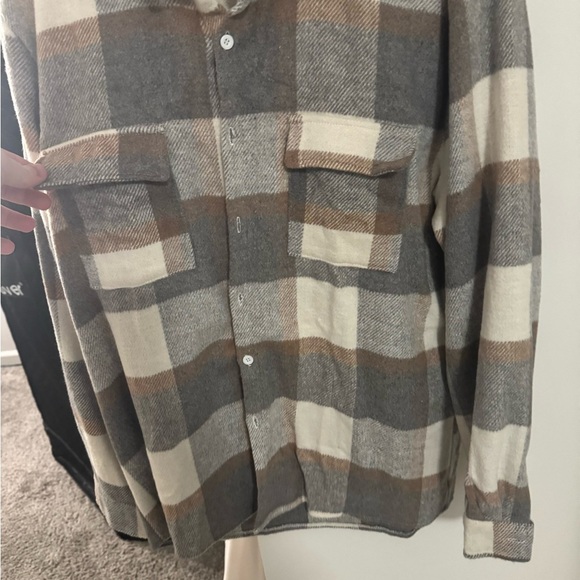 Flannel button up Long Sleeve - Picture 3 of 4
